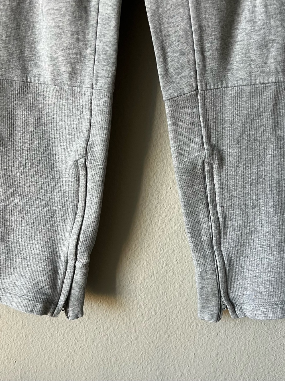 Men’s Adidas Gray Logo Sweatpants - Picture 3 of 6
